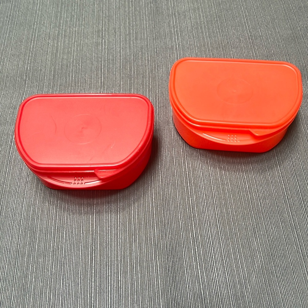 NEW!!    VINTAGE COLORFUL TUPPERWARE FRIDGE STACK FOOD STORAGE CONTAINERS